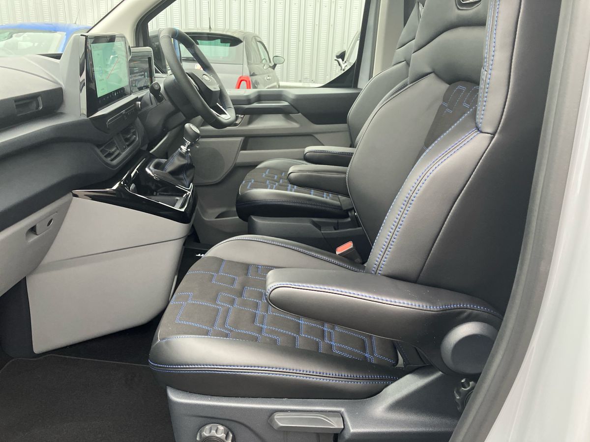 Used Ford Tourneo Custom 2025 for sale - 76272394: Photo 6