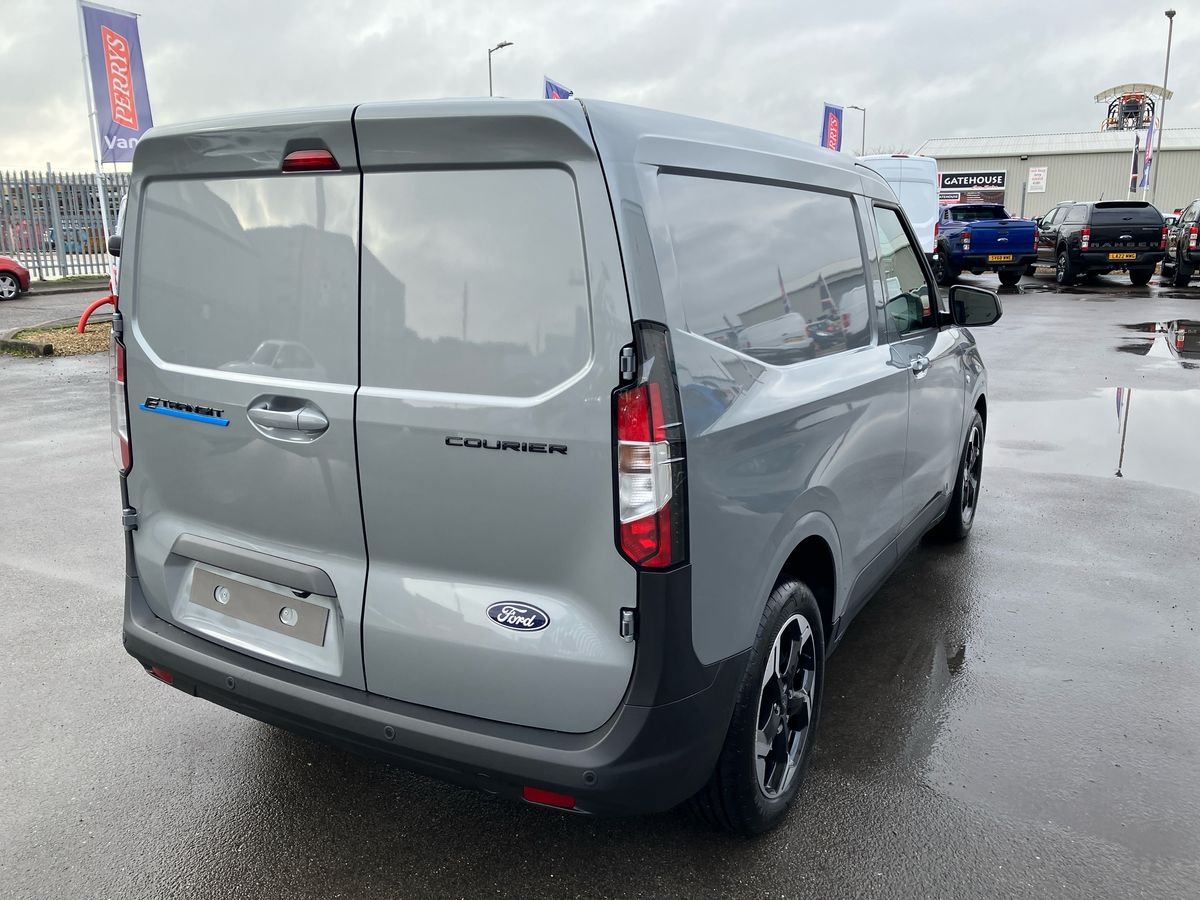 Used Ford Transit Courier 2026 for sale - 77872559: Photo 31