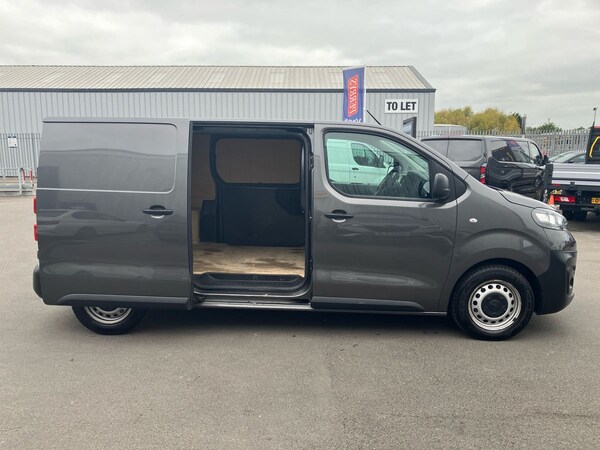 Used Vauxhall Vivaro 2022 for sale - 76219851: Photo 32
