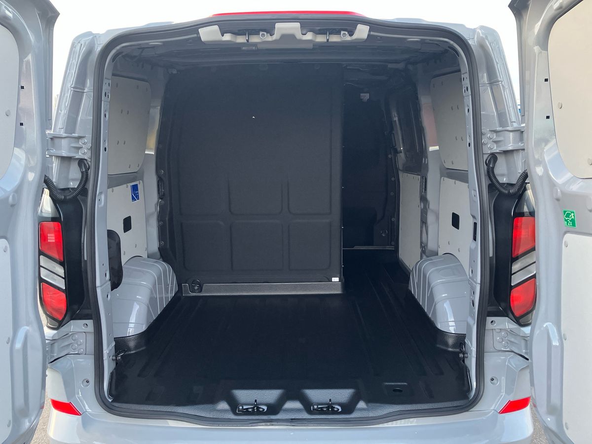 Used Ford Tourneo Custom 2025 for sale - 76748590: Photo 17