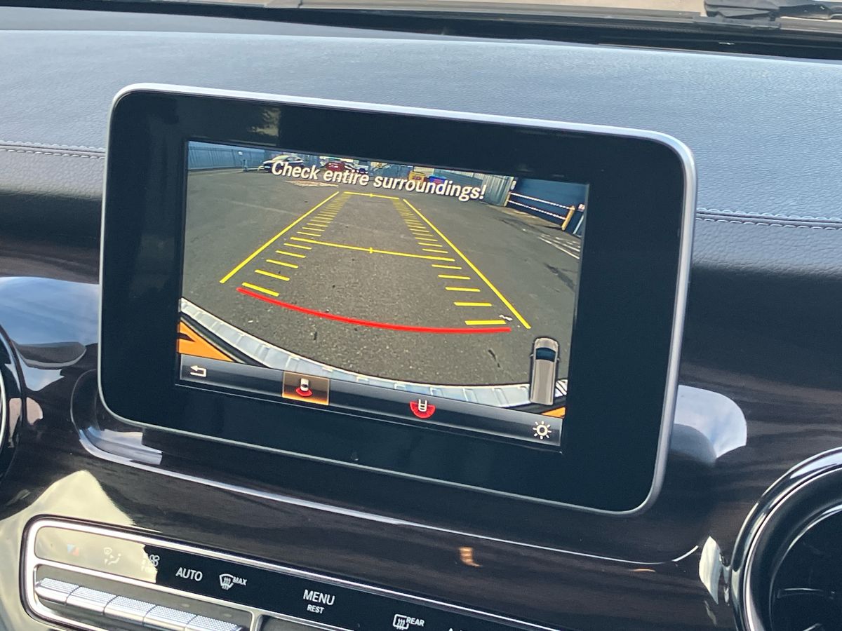 Used Mercedes-Benz V-Class 2020 for sale - 76625895: Photo 11