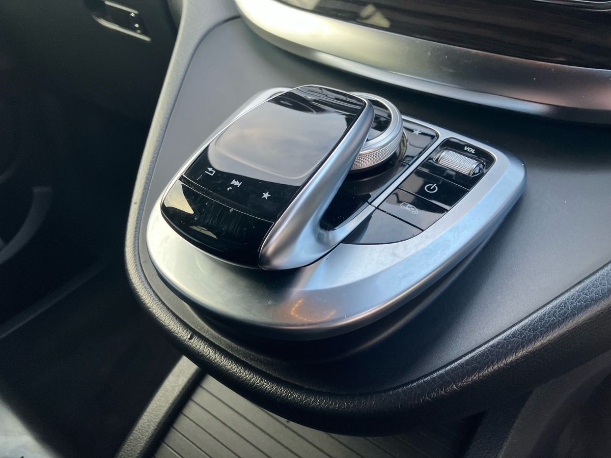 Used Mercedes-Benz V-Class 2020 for sale - 76625895: Photo 15