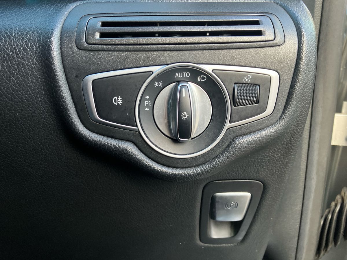 Used Mercedes-Benz V-Class 2020 for sale - 76625895: Photo 41