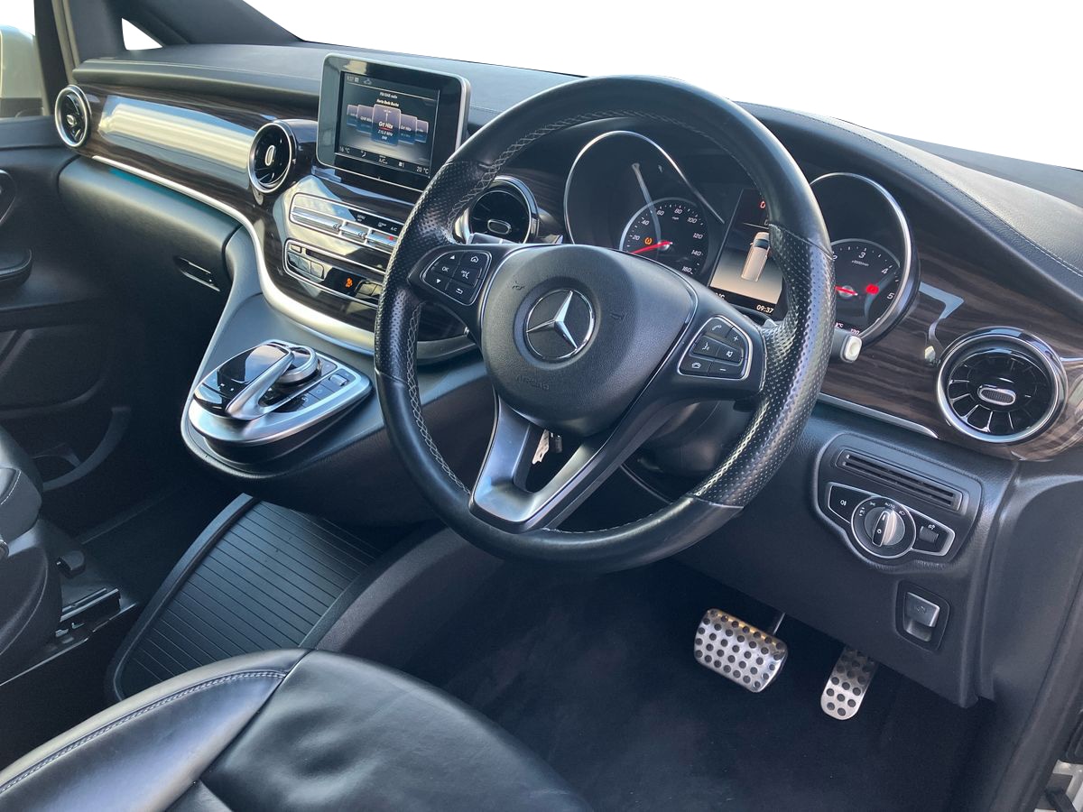 Used Mercedes-Benz V-Class 2020 for sale - 76625895: Photo 8