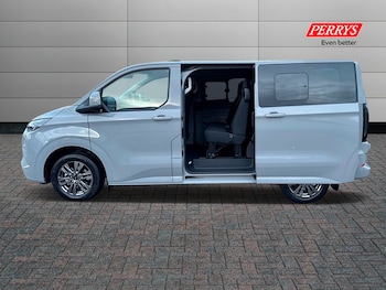 Used Ford Tourneo Custom 2025 for sale - 76905554: Photo