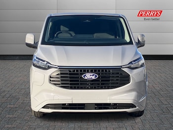 Used Ford Tourneo Custom 2025 for sale - 76669288: Photo