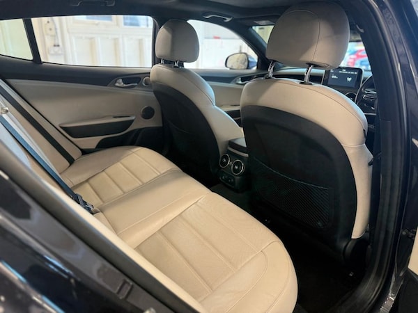 Used Kia Stinger 2018 for sale - 74002093: Photo 17