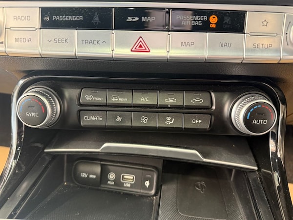 Used Kia Stinger 2018 for sale - 74002093: Photo 31