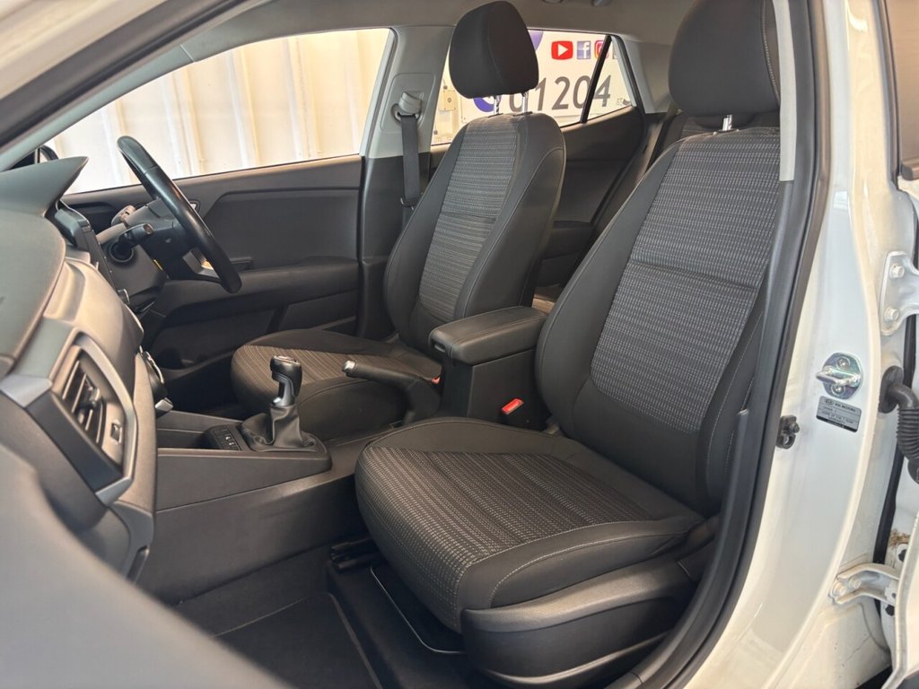 Used Kia Stonic 2018 for sale - 76210645: Photo 28