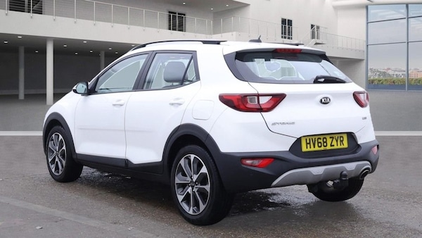 Used Kia Stonic 2018 for sale - 76210645: Photo 2