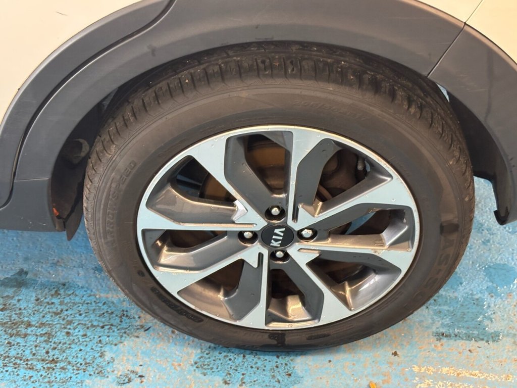 Used Kia Stonic 2018 for sale - 76210645: Photo 35