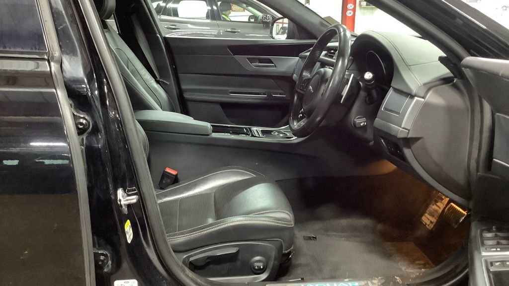 Used Jaguar XF 2018 for sale - 77276446: Photo 2