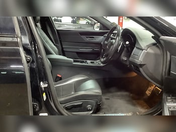 Used Jaguar XF 2018 for sale - 77276446: Photo