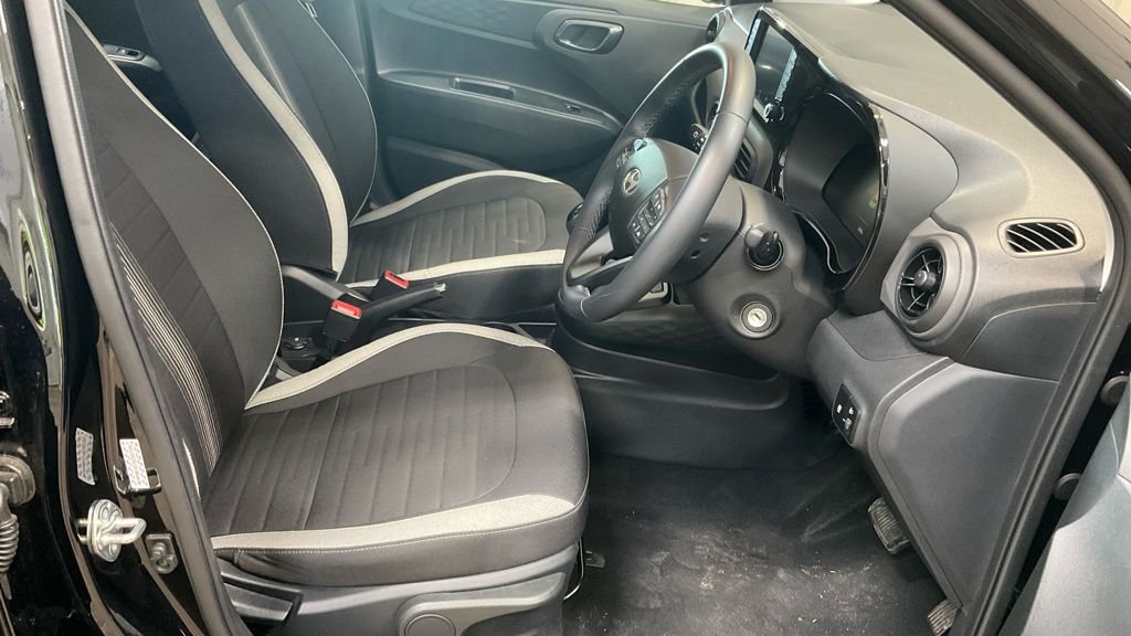 Used Hyundai i10 2024 for sale - 76655203: Photo 2