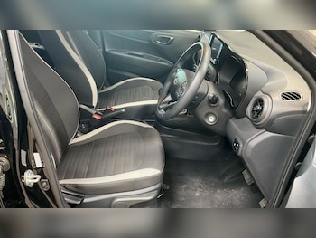 Used Hyundai i10 2024 for sale - 76655203: Photo