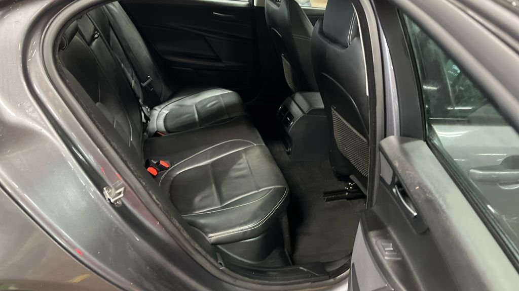 Used Jaguar XE 2016 for sale - 77621705: Photo 13
