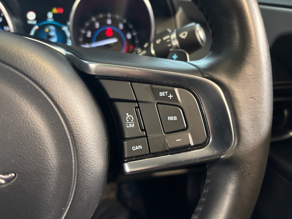 Used Jaguar XE 2016 for sale - 77621705: Photo 23