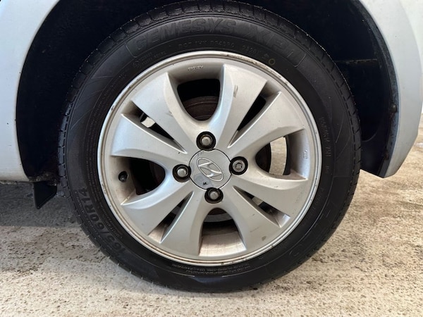 Used Hyundai i10 2012 for sale - 75410987: Photo 31