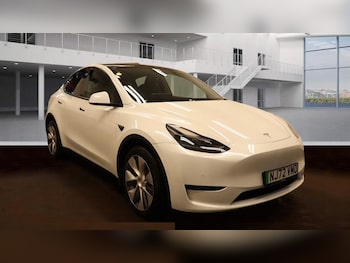 2022 (72) - Long Range AWD 5dr Auto