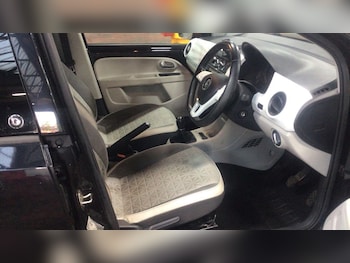 Used Volkswagen up! 2017 for sale - 75876800: Photo