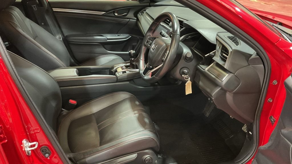 Used Honda Civic 2019 for sale - 76417390: Photo 2