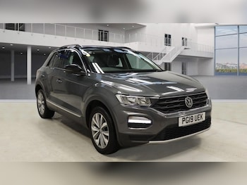 Used Volkswagen T-Roc 2019 for sale - 77621502: Photo