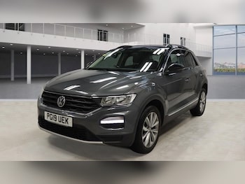 Used Volkswagen T-Roc 2019 for sale - 77621502: Photo