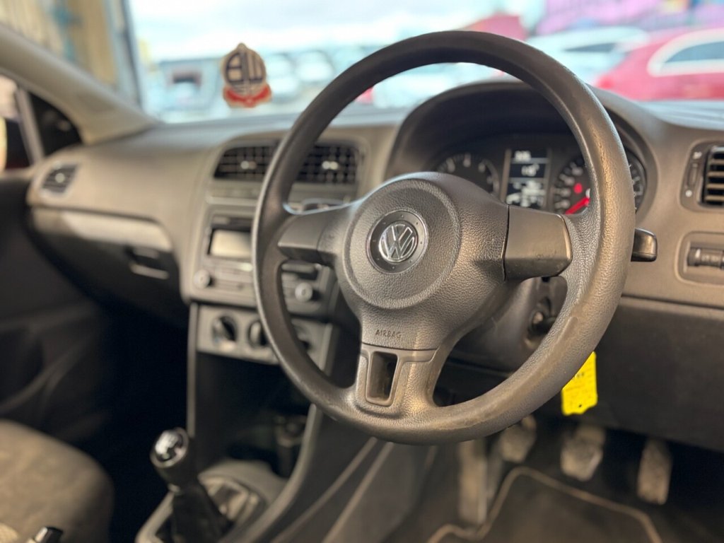 Used Volkswagen Polo 2012 for sale - 76569769: Photo 2
