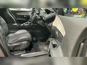 Used Peugeot 5008 2022 for sale - 79370492: Photo