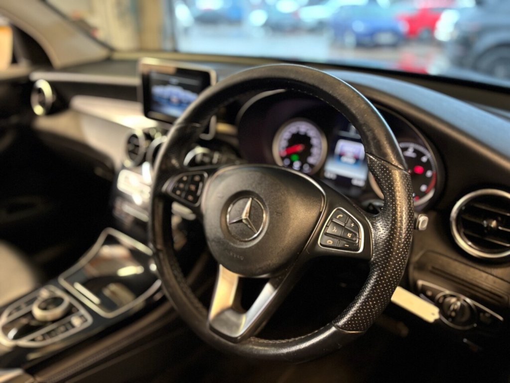 Used Mercedes-Benz GLC 2018 for sale - 76841191: Photo 2