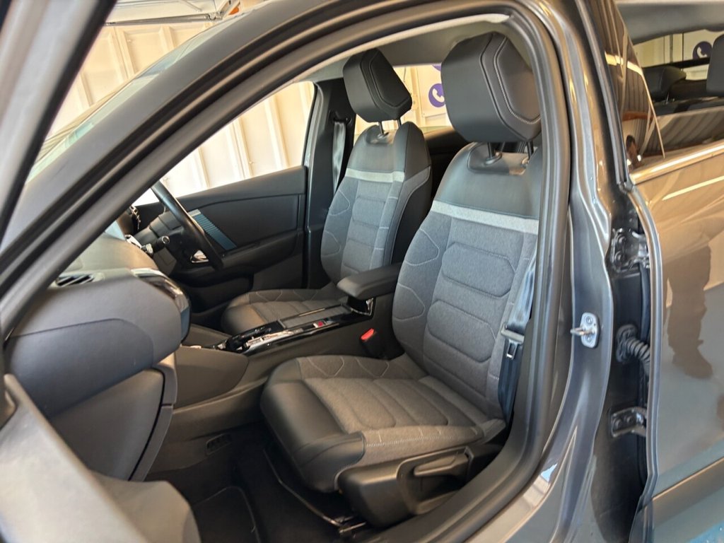 Used Citroen e-C4 2022 for sale - 75801382: Photo 8