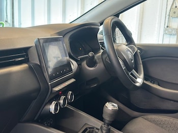 Used Renault Clio 2023 for sale - 79009700: Photo