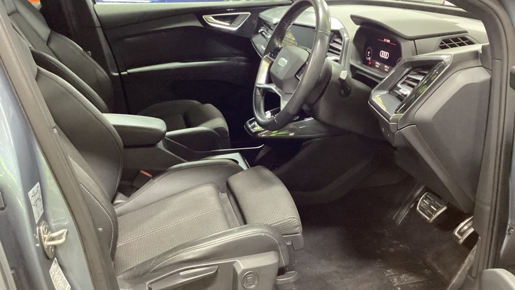 Used Audi Q4 e-tron 2021 for sale - 77765654: Photo 2