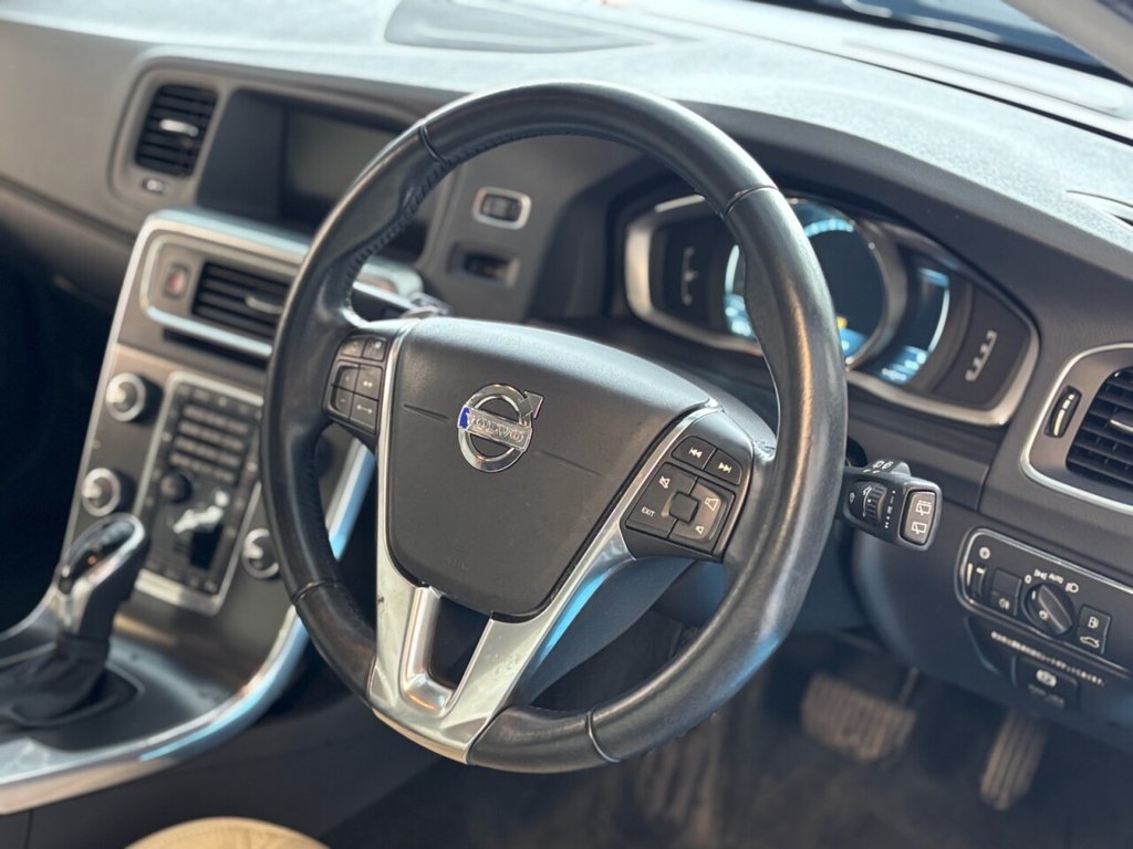 Used Volvo V60 2014 for sale - 75923340: Photo 12