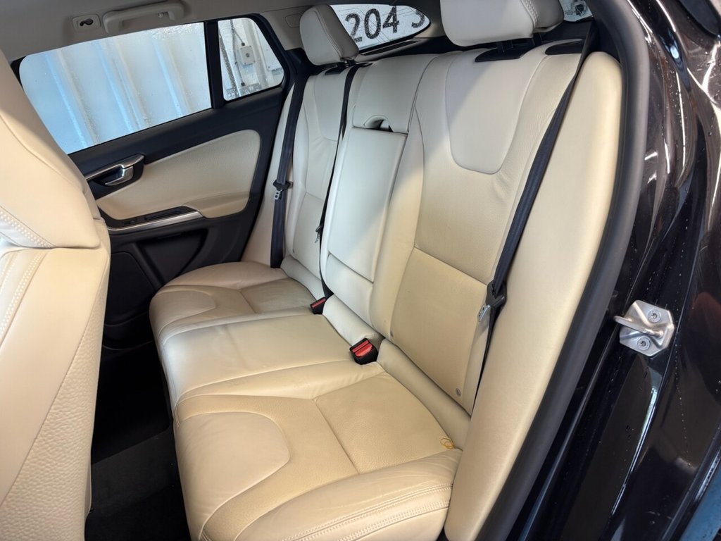 Used Volvo V60 2014 for sale - 75923340: Photo 19