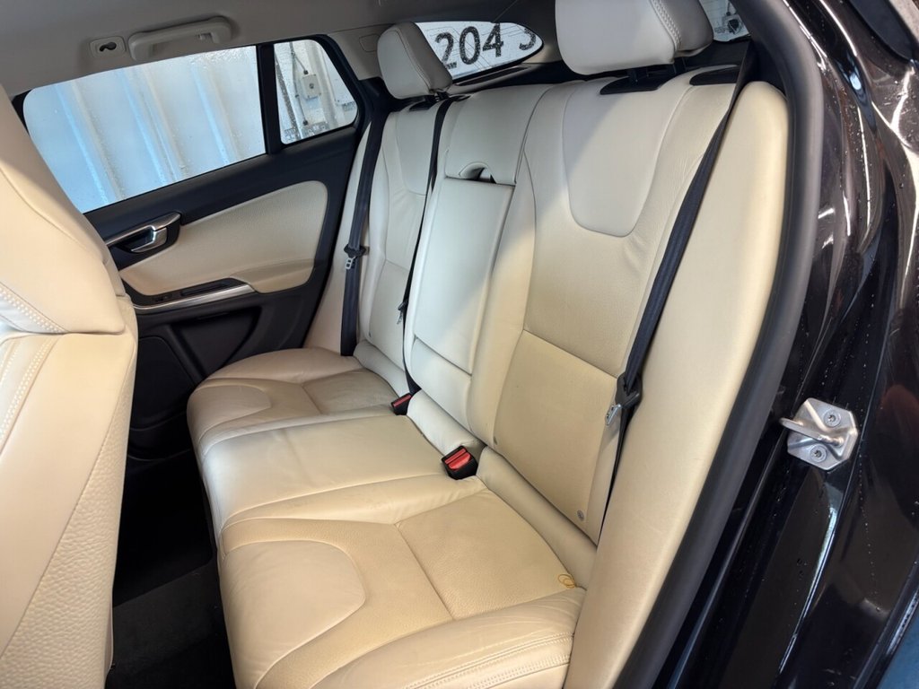 Used Volvo V60 2014 for sale - 75923340: Photo 22