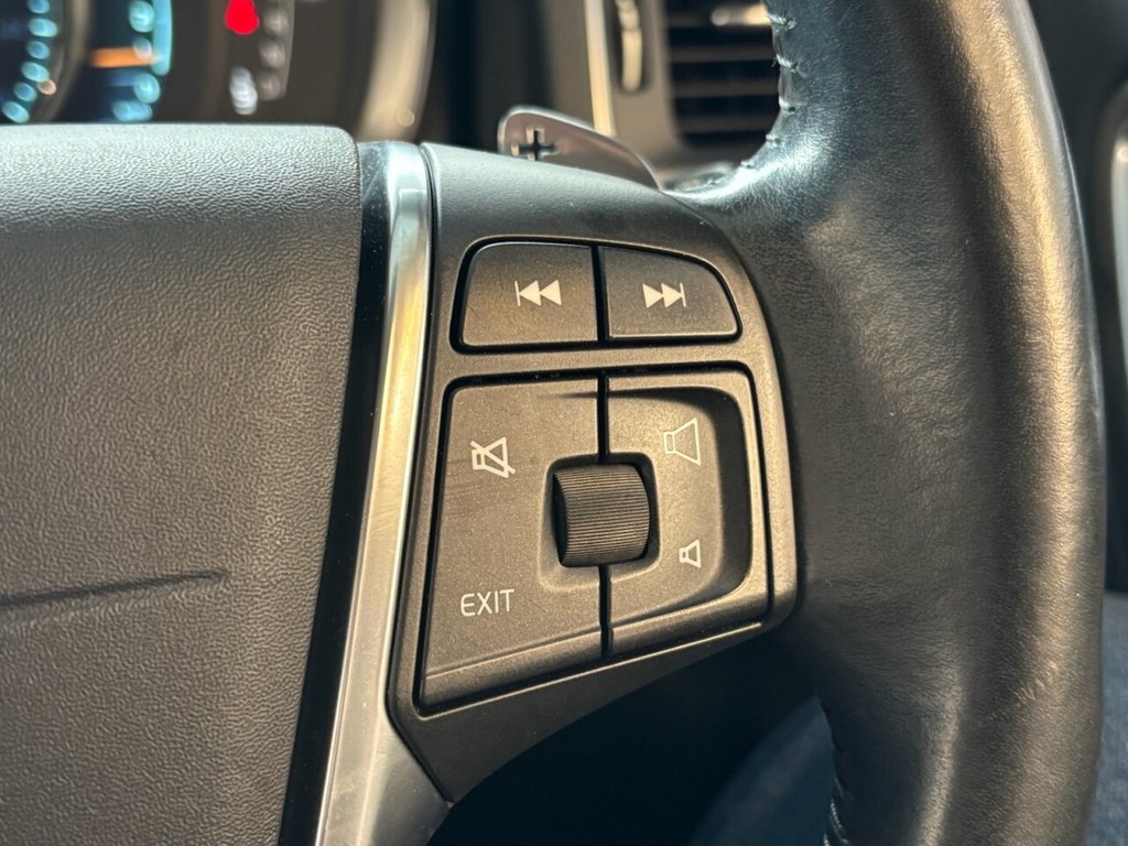 Used Volvo V60 2014 for sale - 75923340: Photo 25