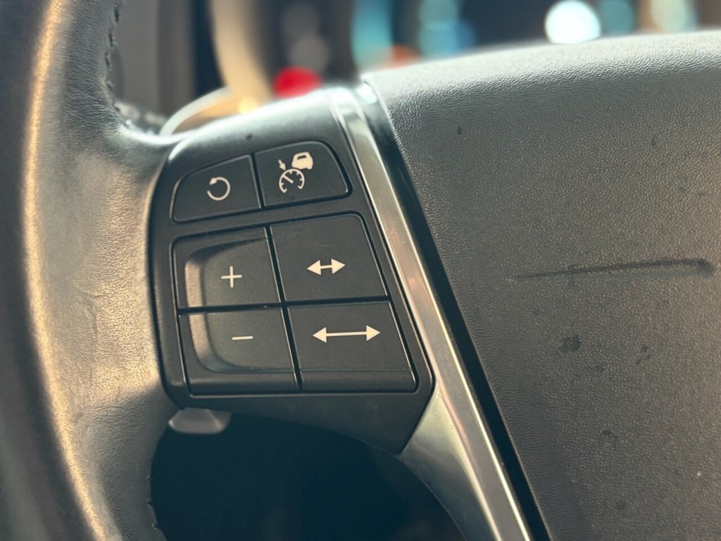 Used Volvo V60 2014 for sale - 75923340: Photo 30