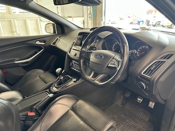 Used Ford Focus 2017 for sale - 75502509: Photo