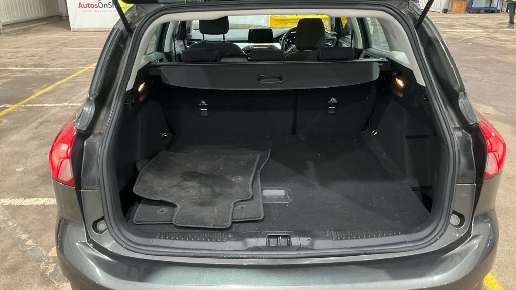 Used Ford Focus 2019 for sale - 78017910: Photo 11