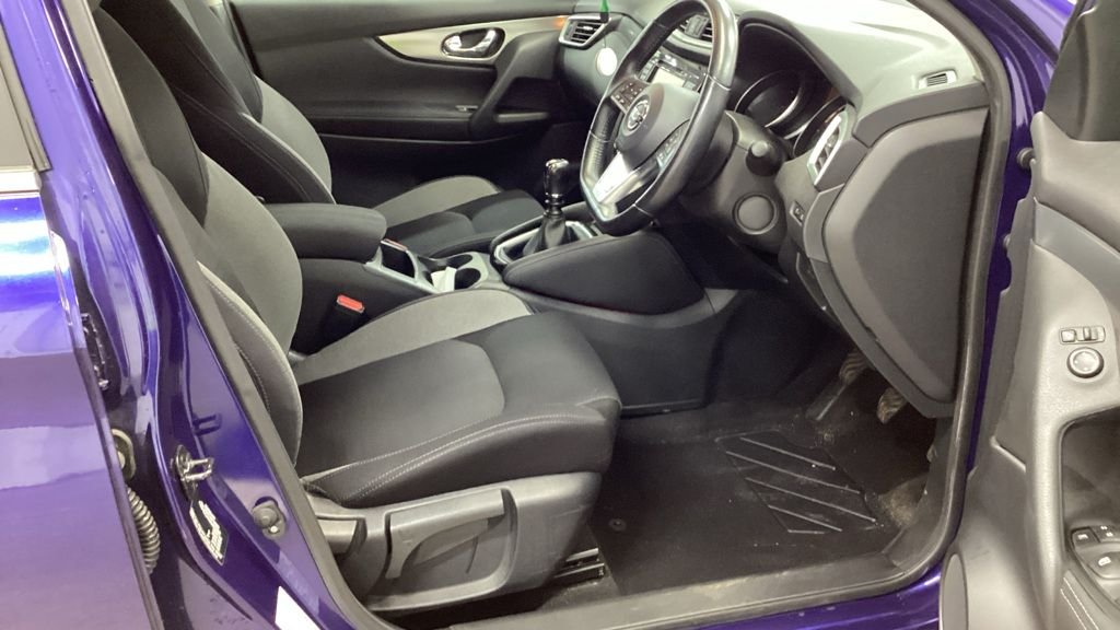 Used Nissan Qashqai 2017 for sale - 78097117: Photo 2