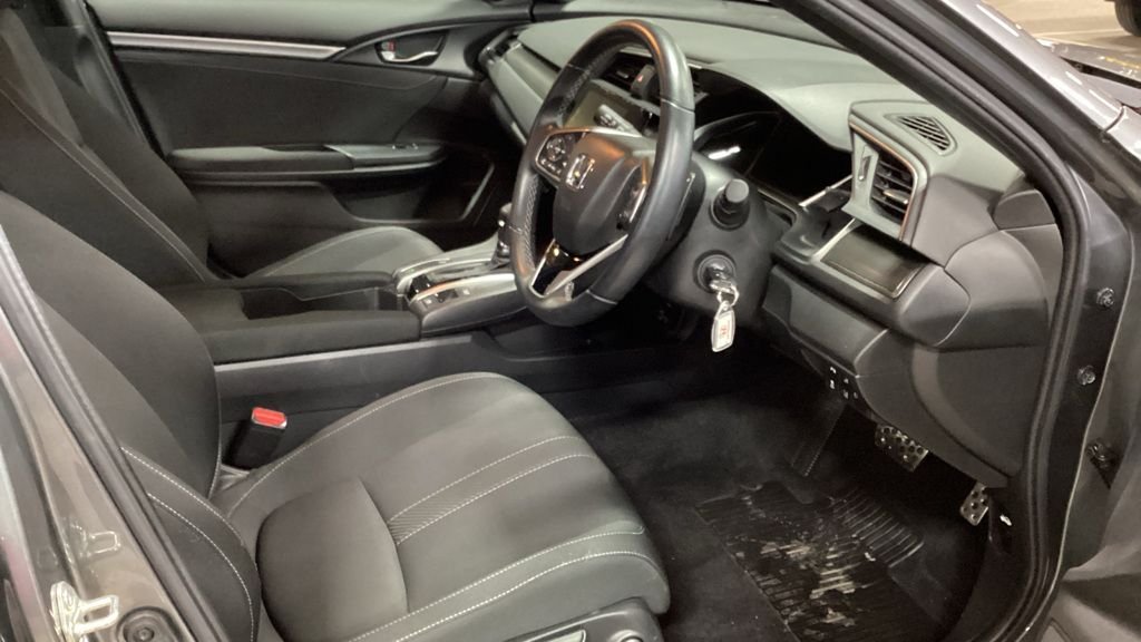 Used Honda Civic 2018 for sale - 77370029: Photo 2