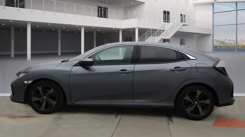 Used Honda Civic 2018 for sale - 77370029: Photo 9