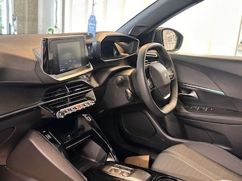 Used Peugeot E-2008 2023 for sale - 78863728: Photo