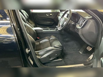 Used Volvo XC60 2017 for sale - 76304308: Photo
