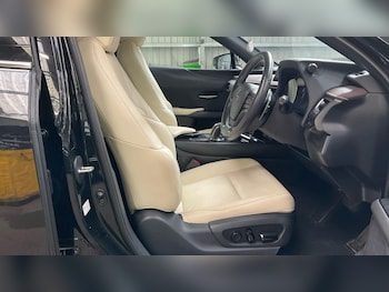 Used Lexus UX 2023 for sale - 78645609: Photo