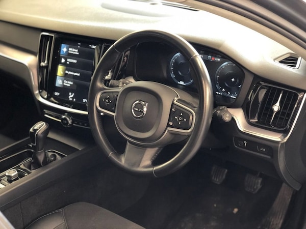 Used Volvo V60 2019 for sale - 75703842: Photo 2