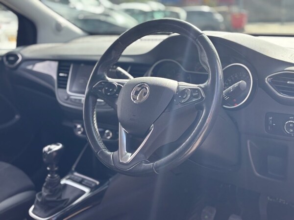 Used Vauxhall Crossland 2022 for sale - 75630426: Photo 2