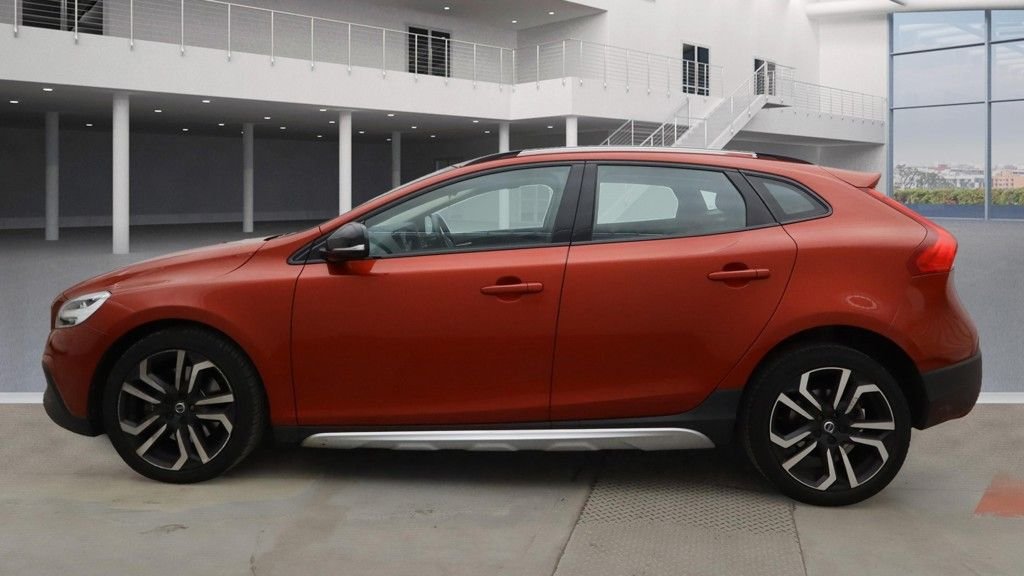 Used Volvo V40 2018 for sale - 76429961: Photo 12
