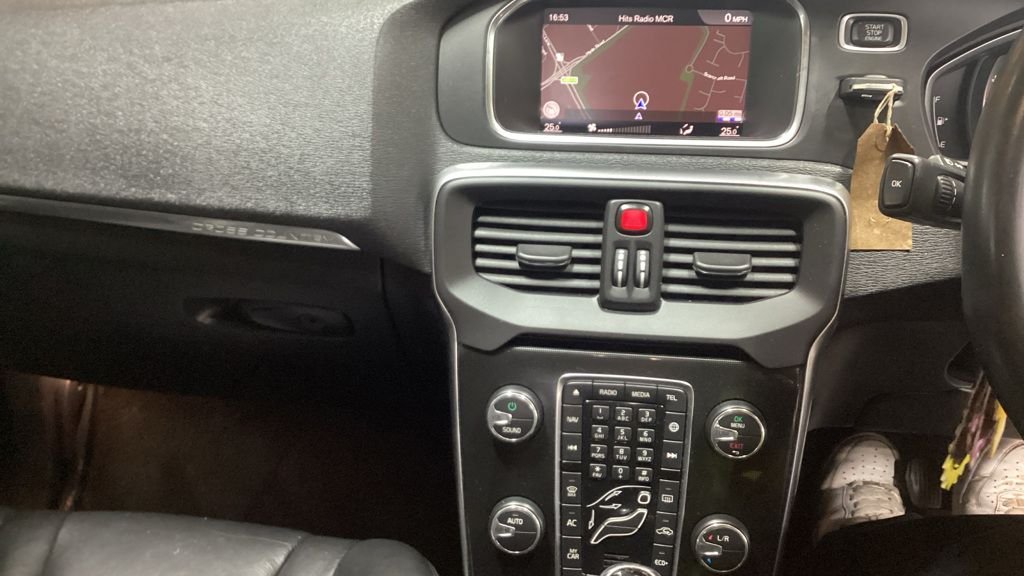 Used Volvo V40 2018 for sale - 76429961: Photo 2